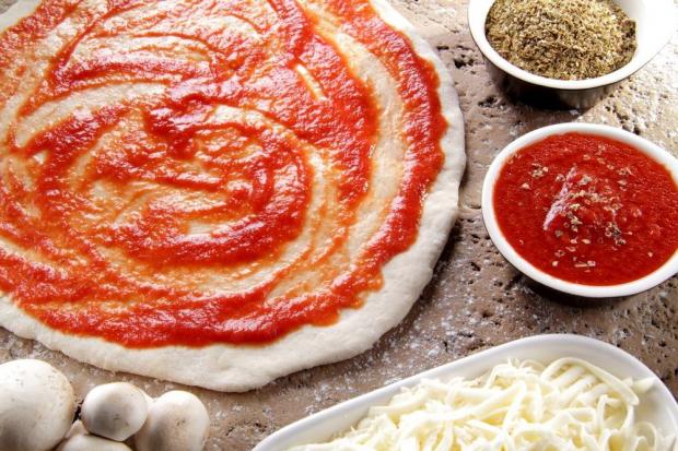 "البيتزا الإيطالي".. بأبسط مكونات و تكلفة لا تذكر تعرفي على الطريقة الأن 3